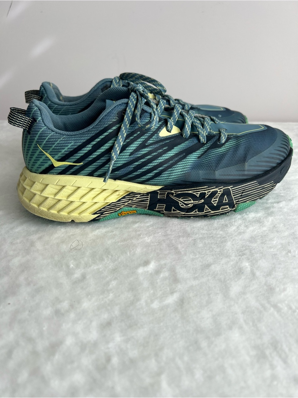 Hoka One One Speedgoat 4 Trail Running Shoes Women Size 10 Blue Green Vibram⁠